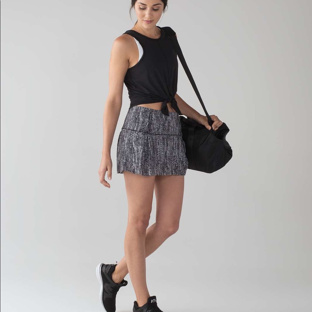 Lululemon Lost In Pace Skirt (Regular) (13") Air Time White Black
